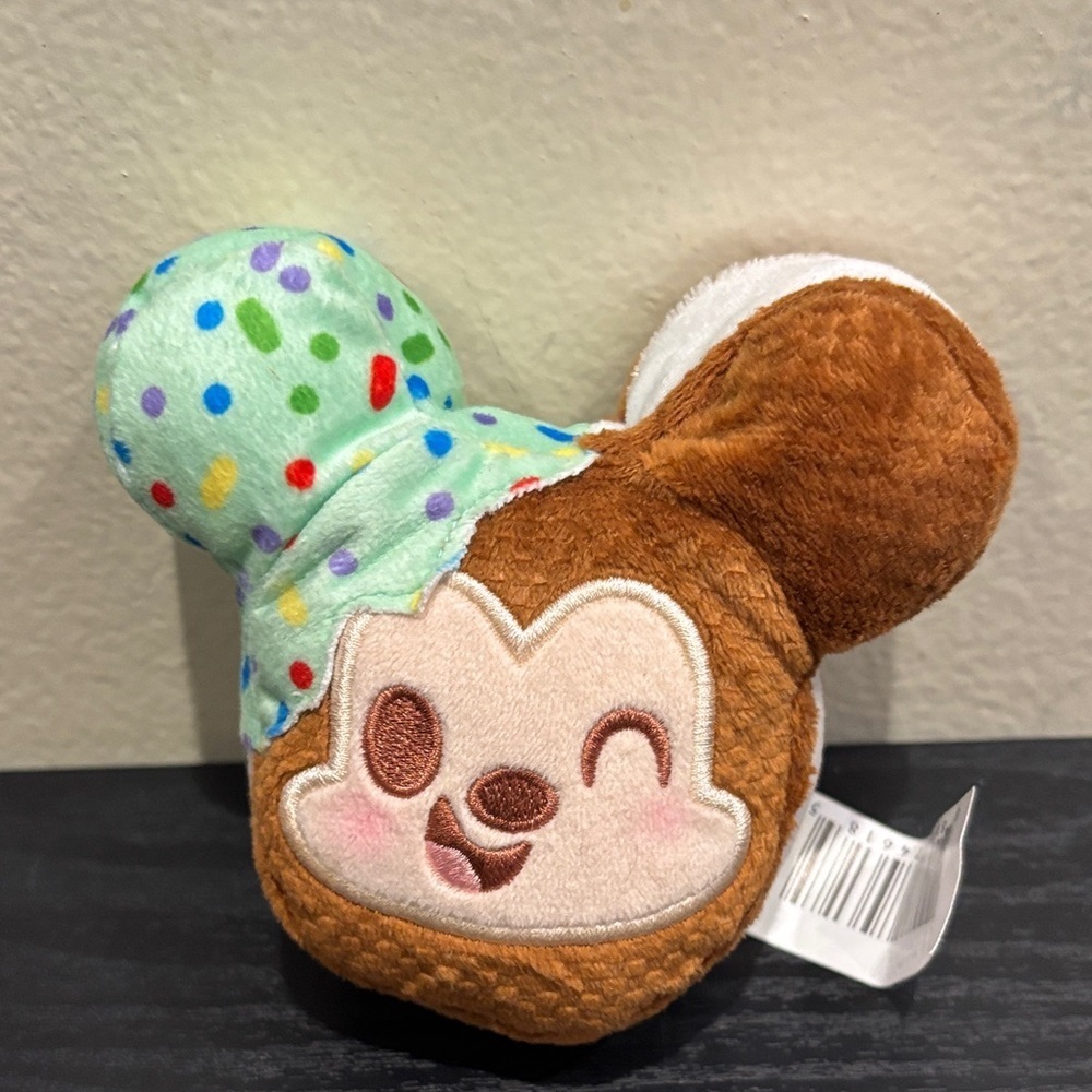 Disney Munchlings Plush Mickey Mouse - Picture 1 of 3